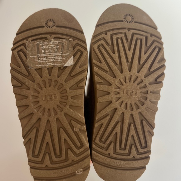 UGG Kids Neumel Double-Strap Warm-Lined Platform Booties - Chestnut color - Picture 6 of 7